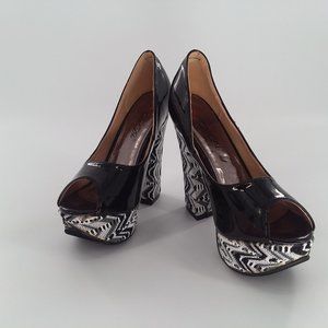 Black Patent Leather Platform Peep Toe Shoe 5 1/2 SALE 3/$30